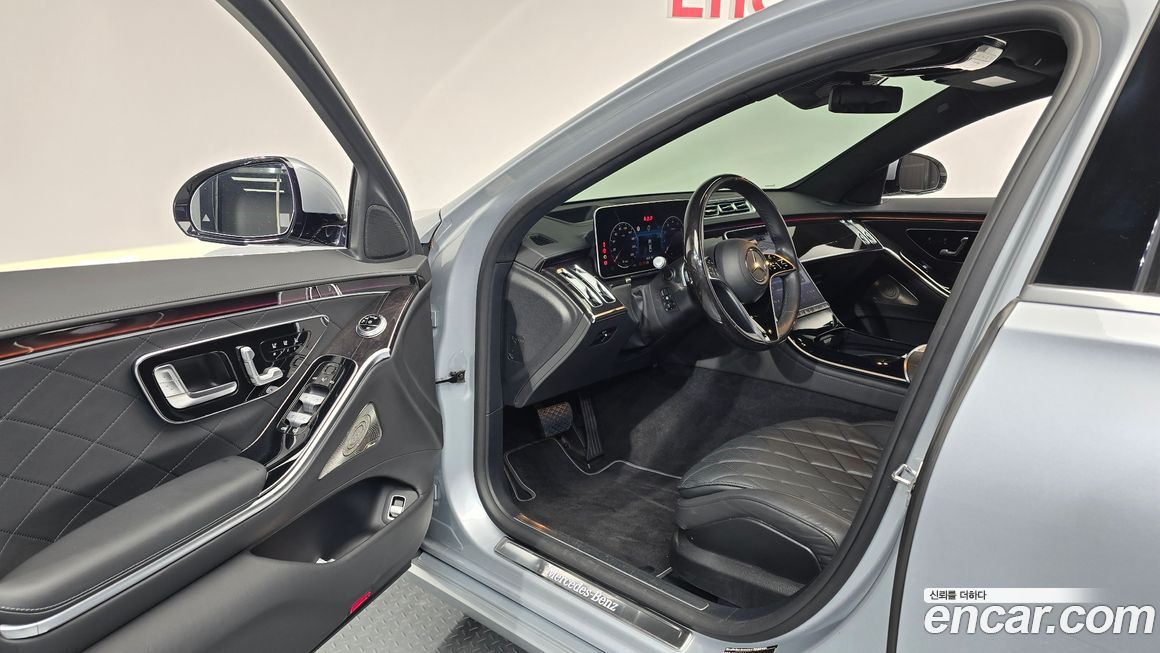 Mercedes-Benz S-Class 2021