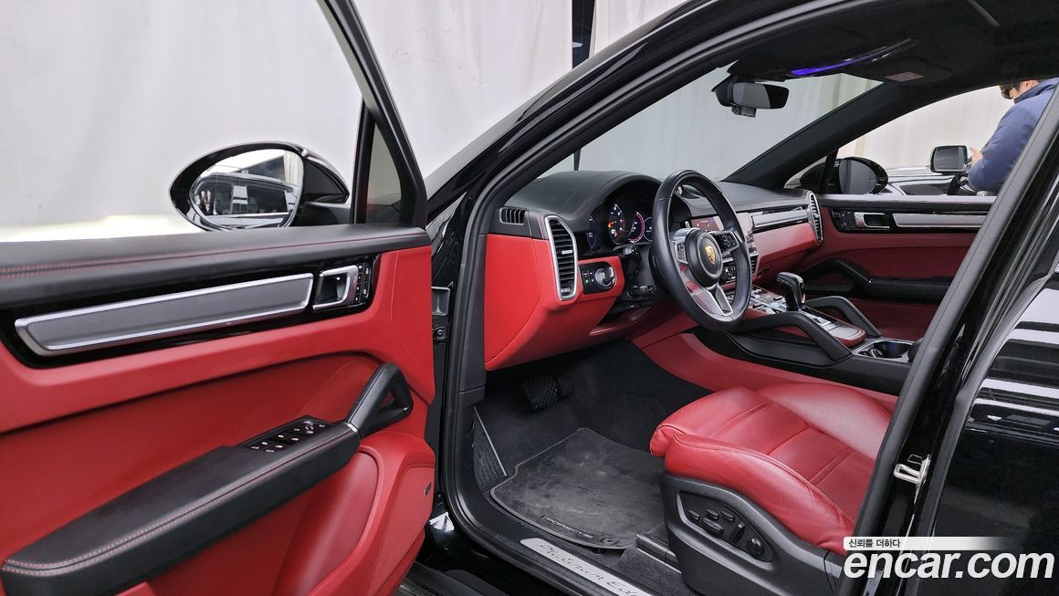 Porsche Cayenne 2023