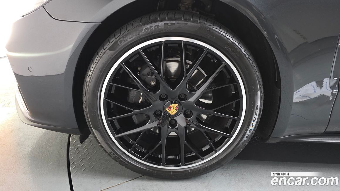 Porsche Panamera 2021