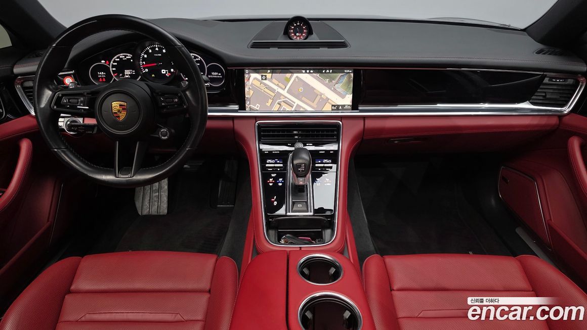 Porsche Panamera 2021