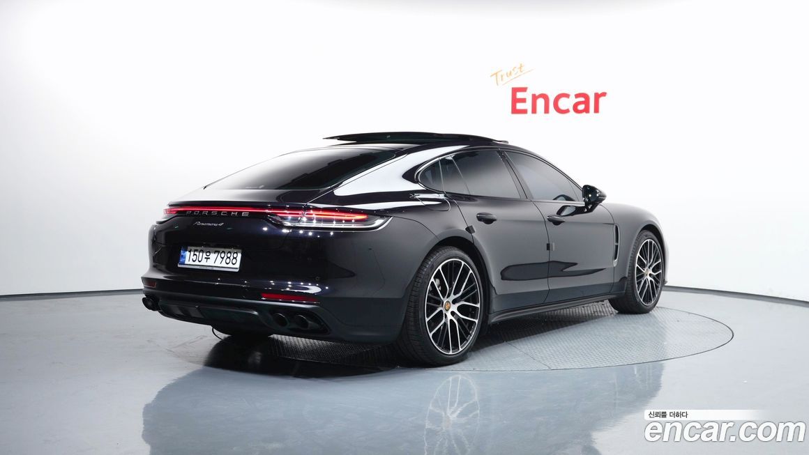 Porsche Panamera 2023