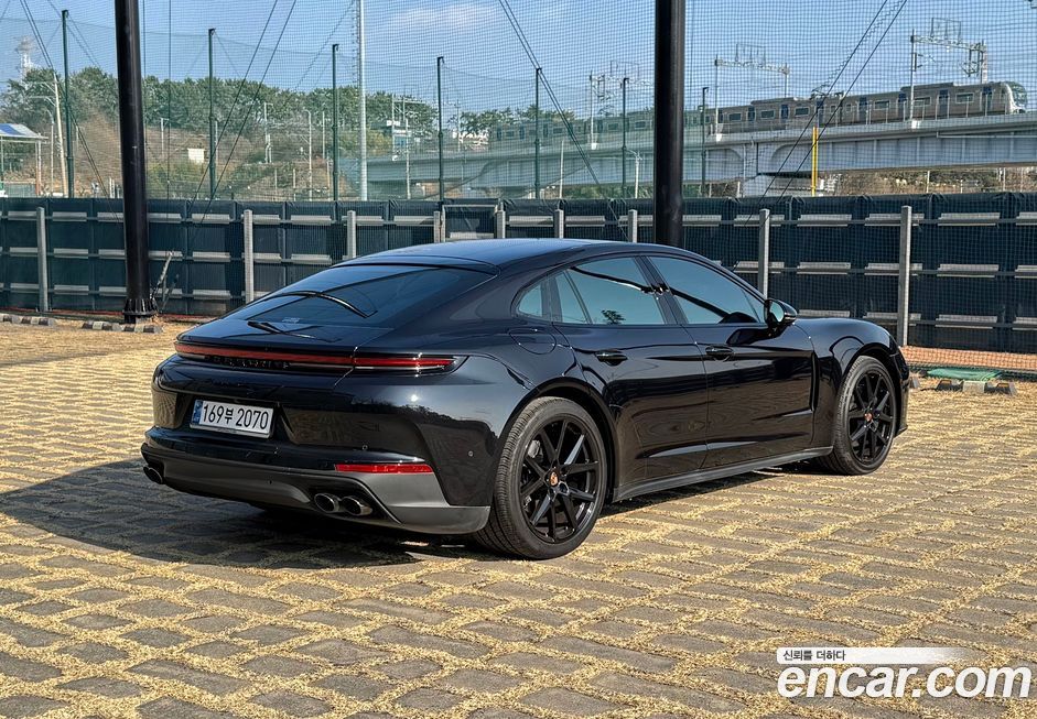 Porsche Panamera 2024