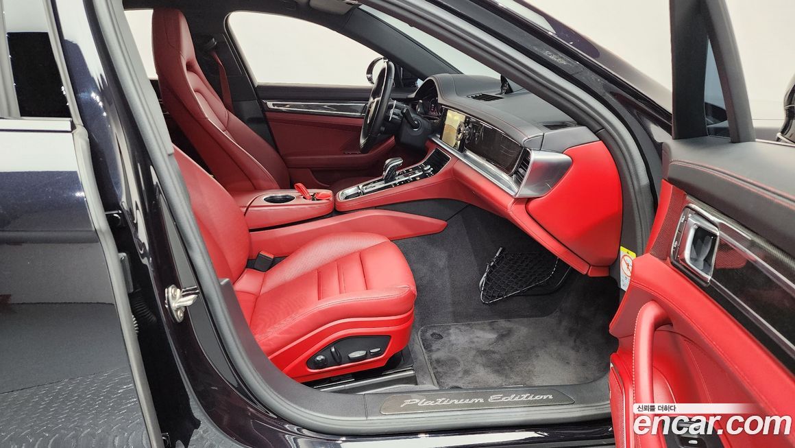 Porsche Panamera 2023