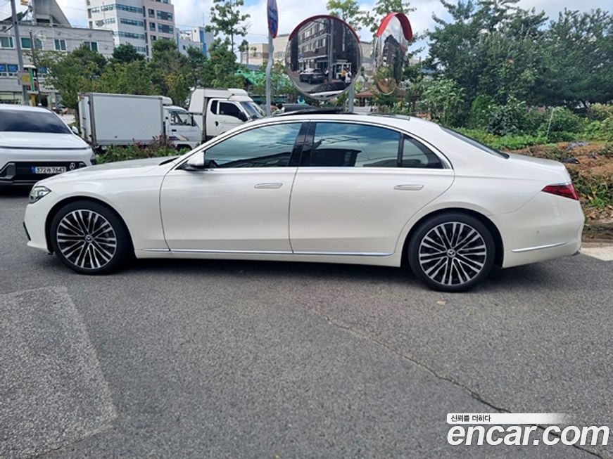 Mercedes-Benz S-Class 2023