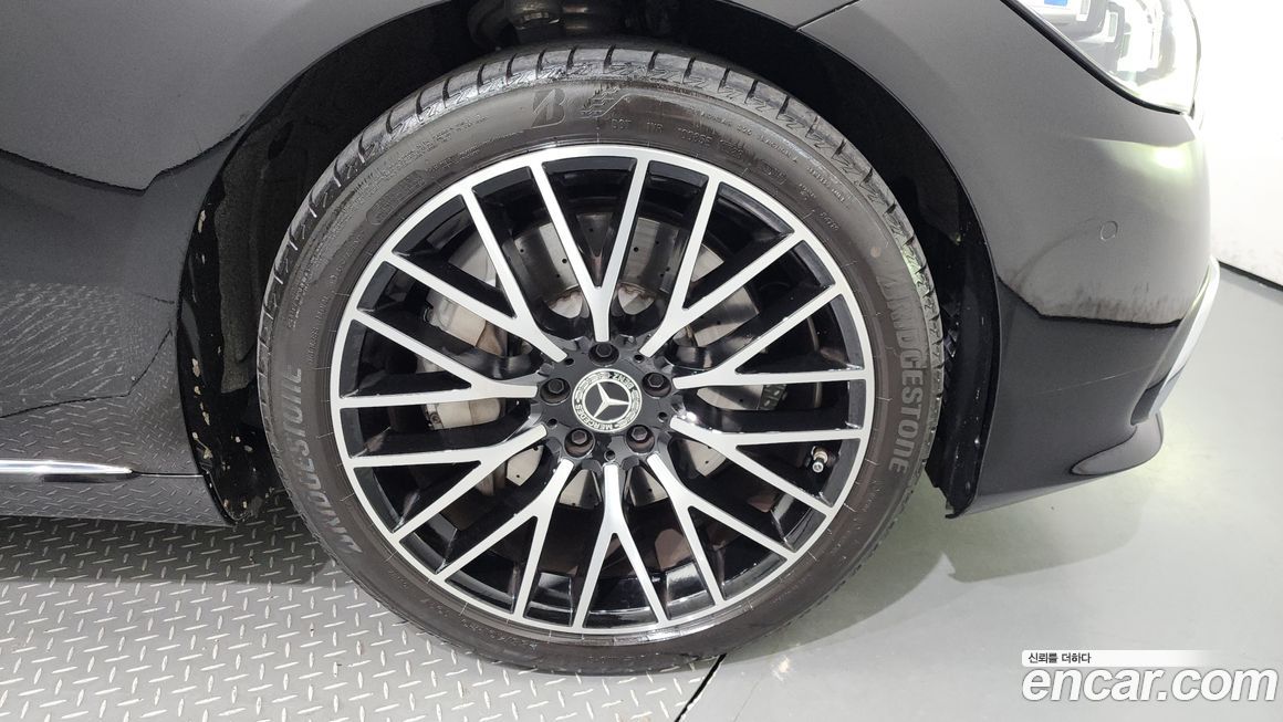 Mercedes-Benz S-Class 2023