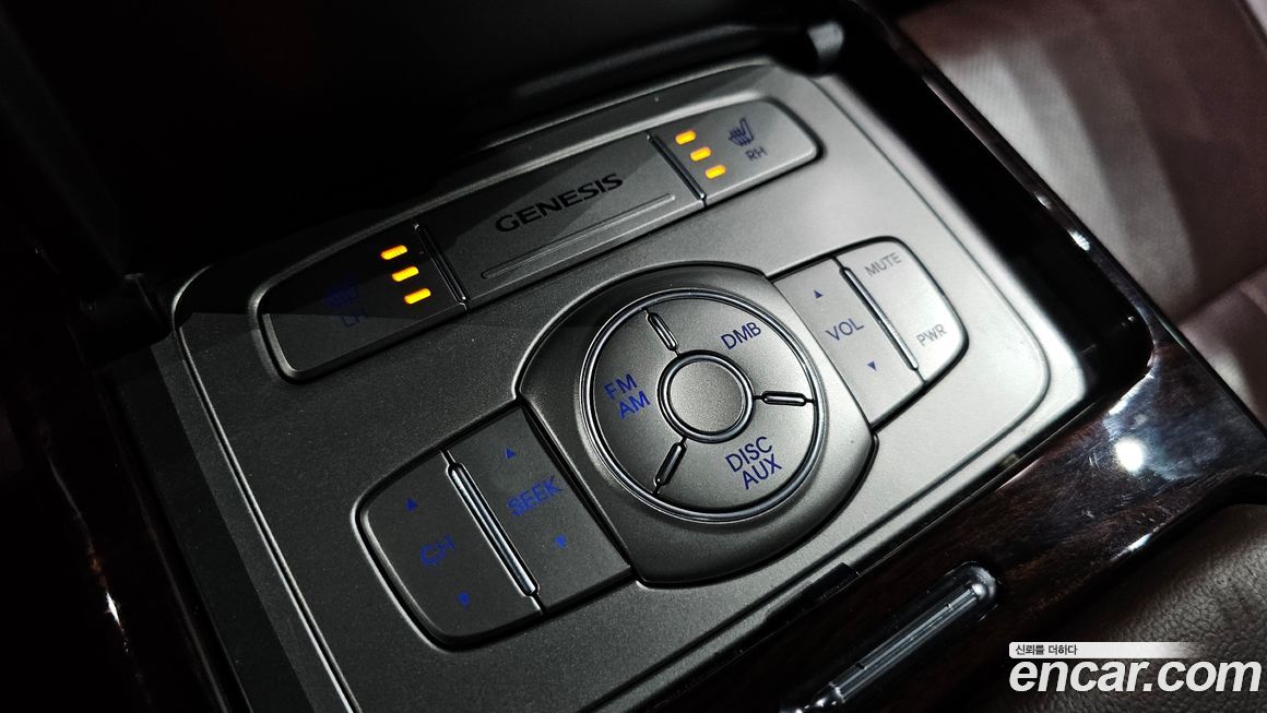 Hyundai Genesis 2013