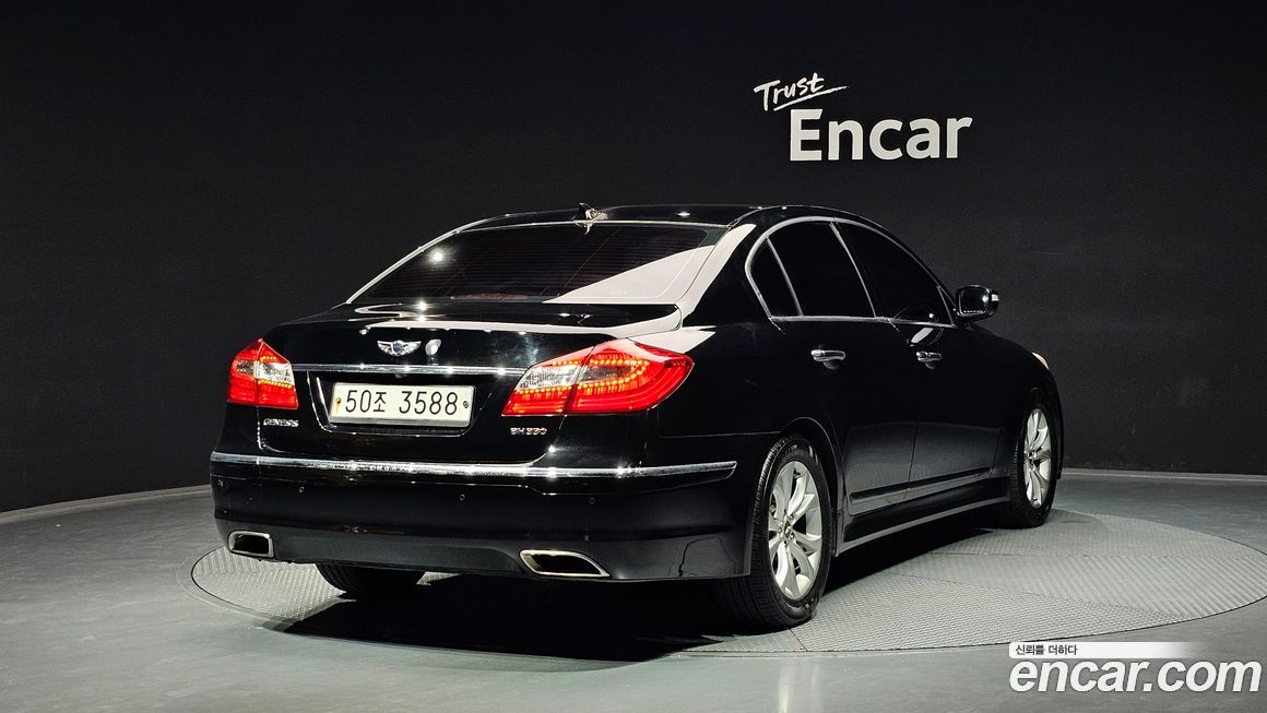 Hyundai Genesis 2013