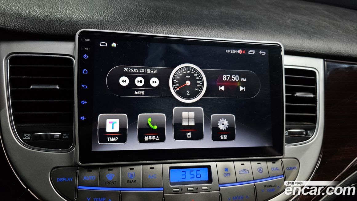 Hyundai Genesis 2013