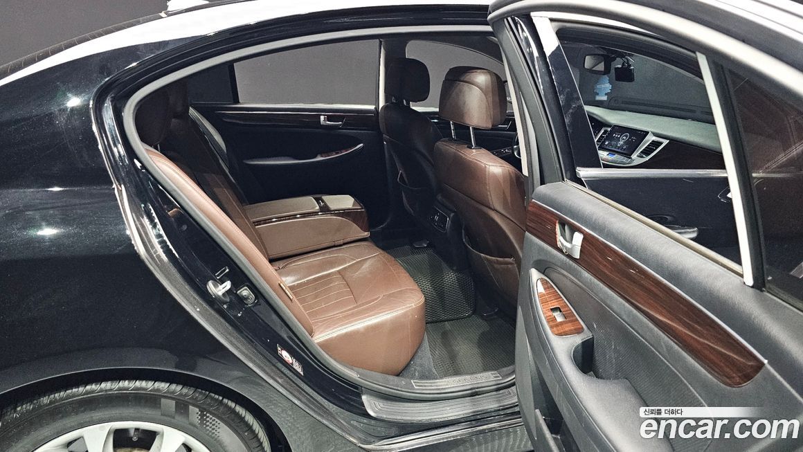 Hyundai Genesis 2013