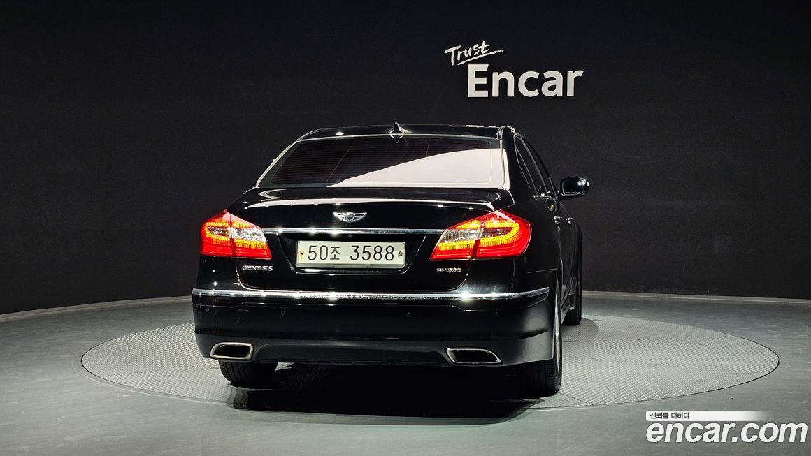 Hyundai Genesis 2013