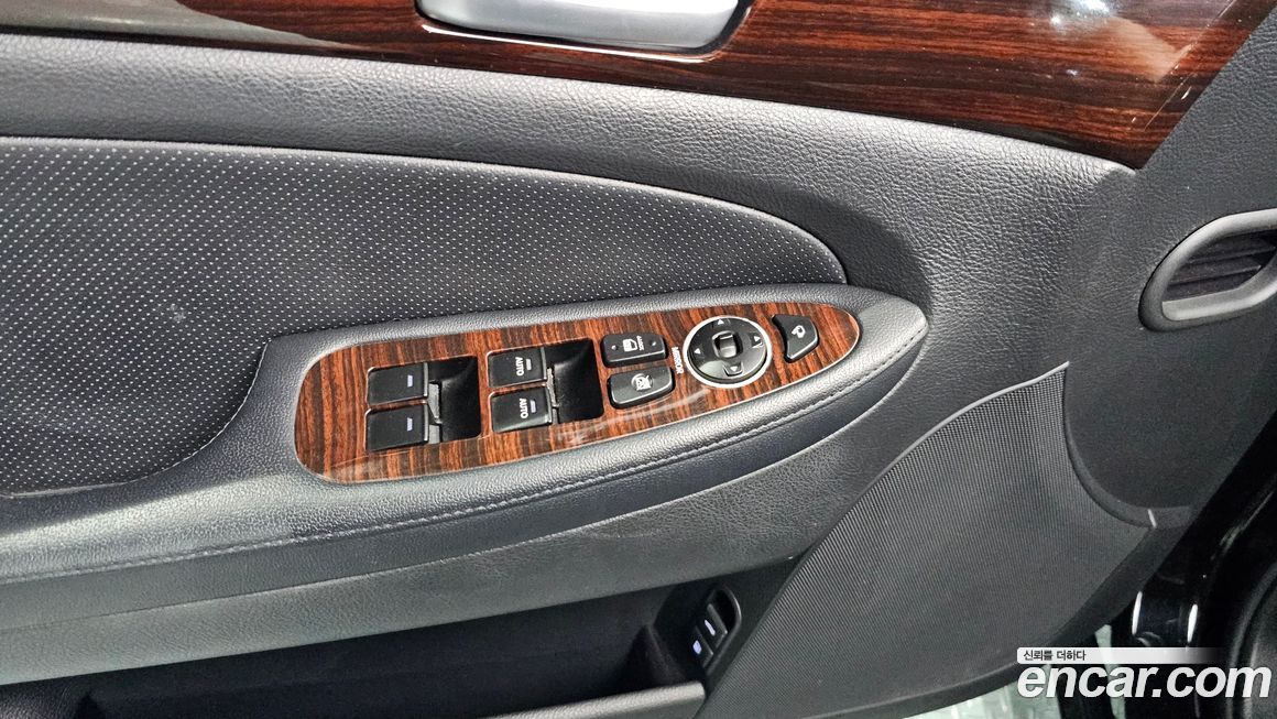 Hyundai Genesis 2013