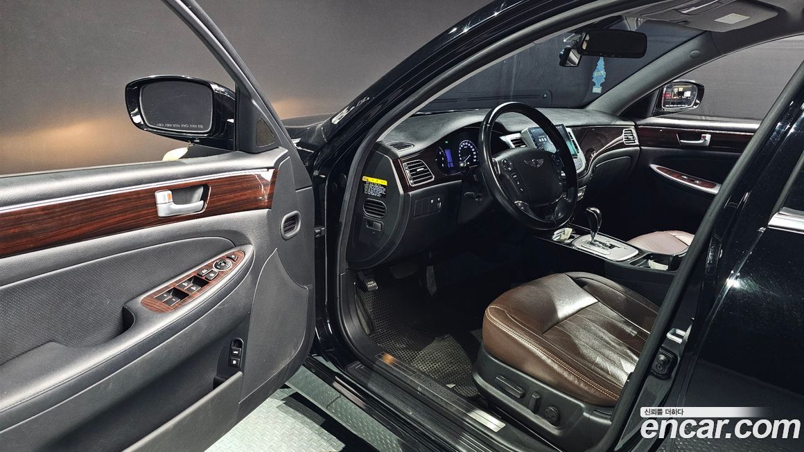 Hyundai Genesis 2013