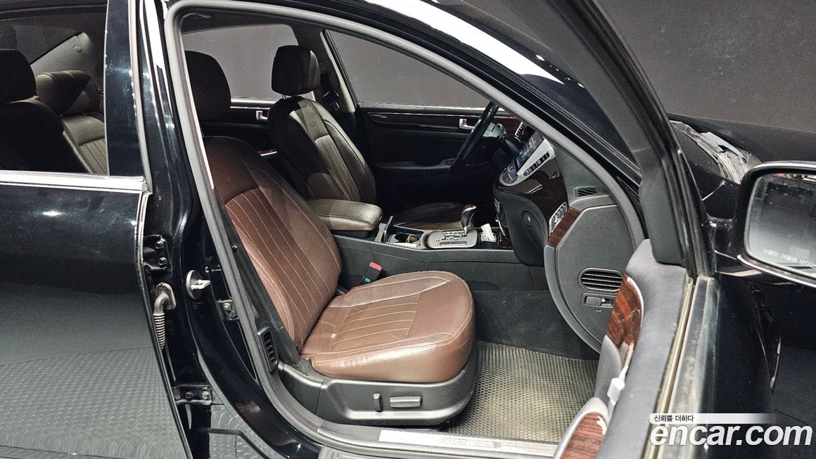 Hyundai Genesis 2013