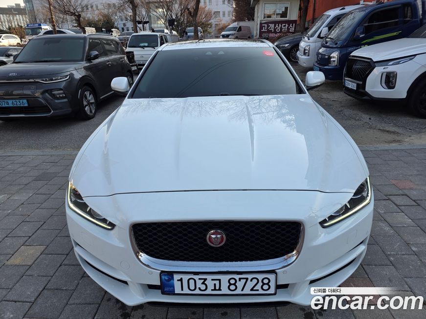 Jaguar XE 2017