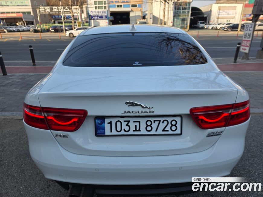 Jaguar XE 2017