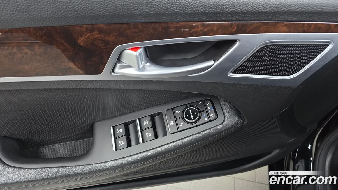 Hyundai Genesis 2016