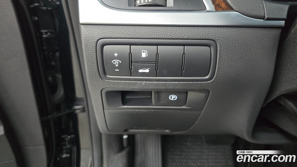 Hyundai Genesis 2016