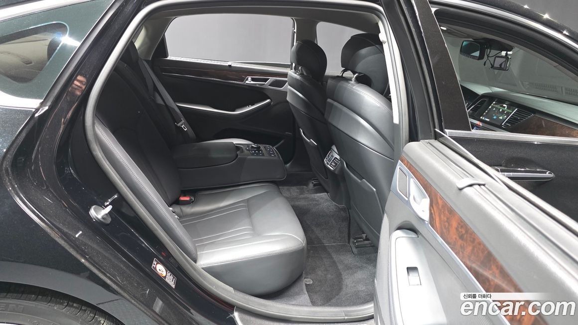 Hyundai Genesis 2015