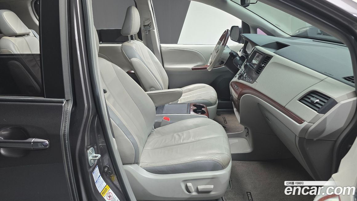Toyota Sienna 2014