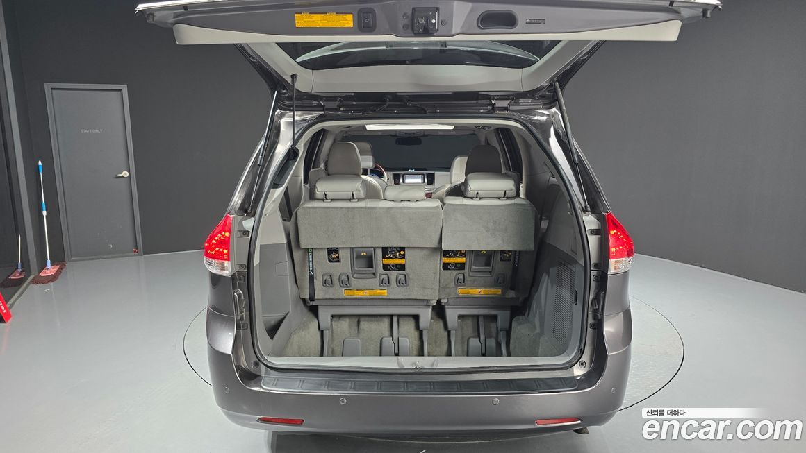 Toyota Sienna 2014