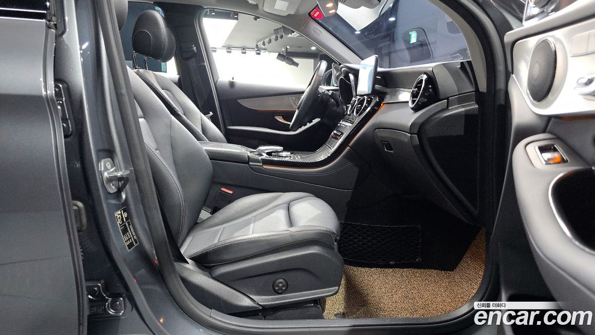 Mercedes-Benz GLC-Class 2019