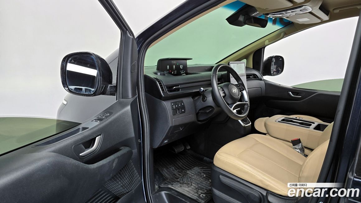 Hyundai Staria 2025