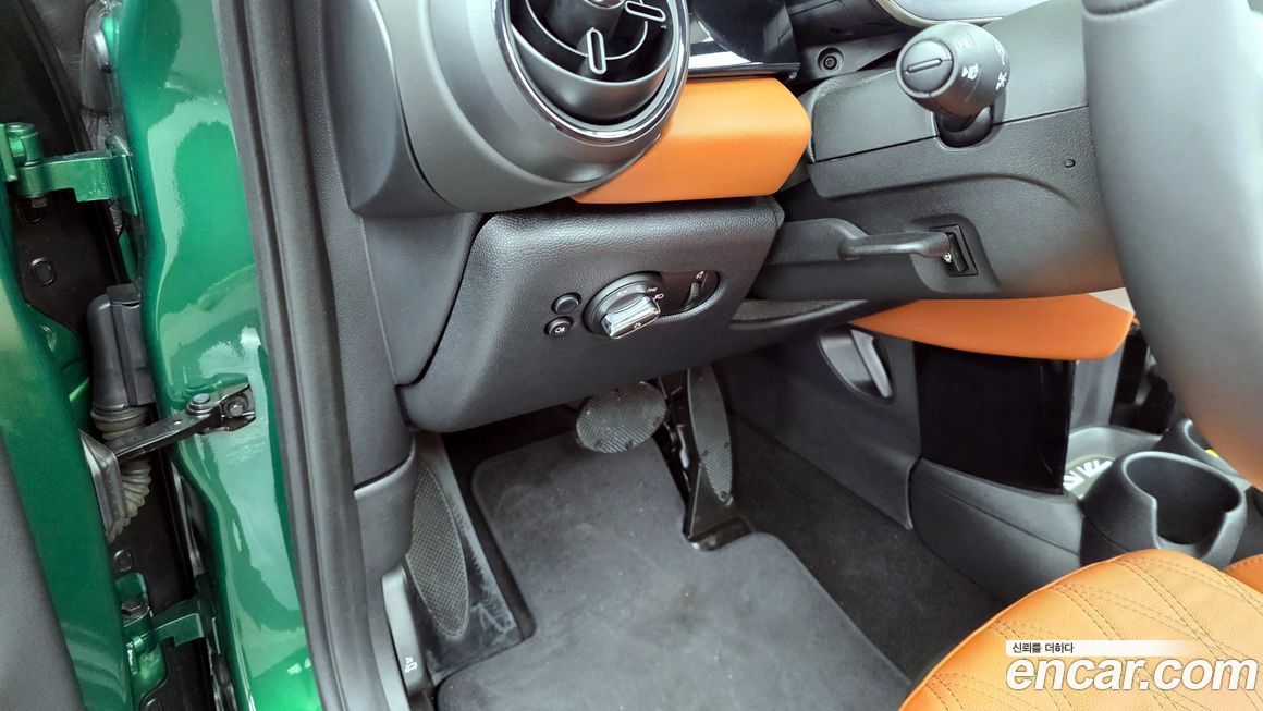 Mini Cooper Convertible 2024