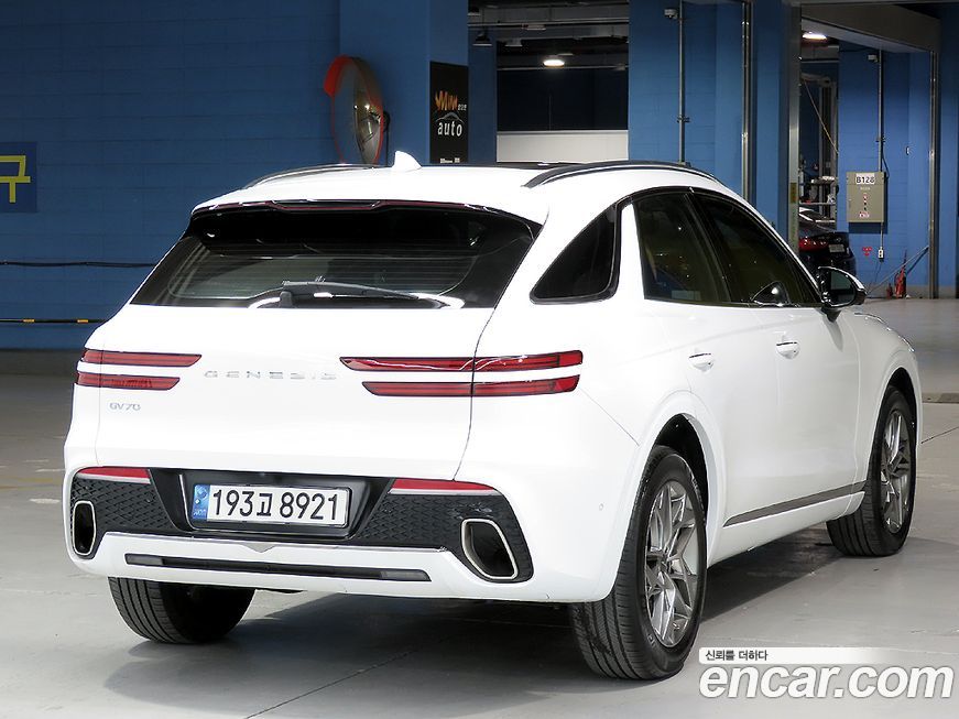 Genesis GV70 2023