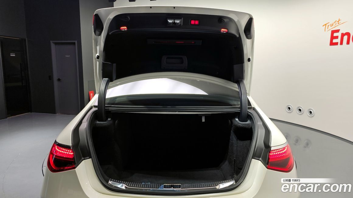 Mercedes-Benz S-Class 2021