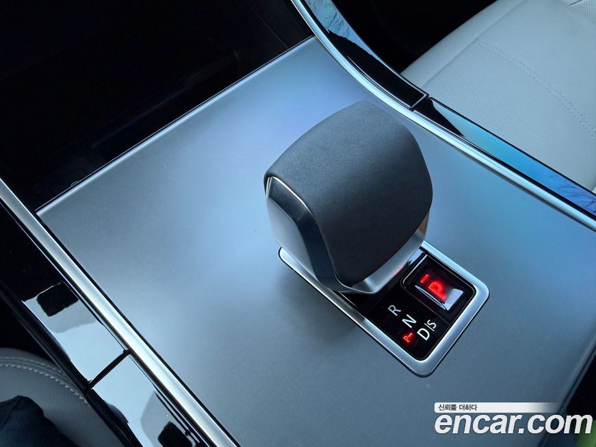 Land Rover Range Rover Velar 2024