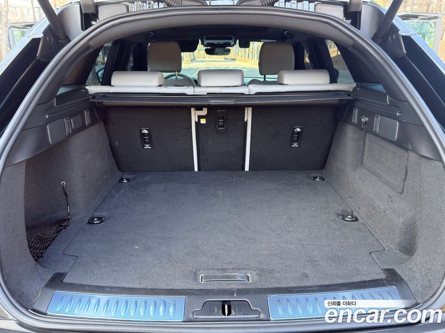 Land Rover Range Rover Velar 2024