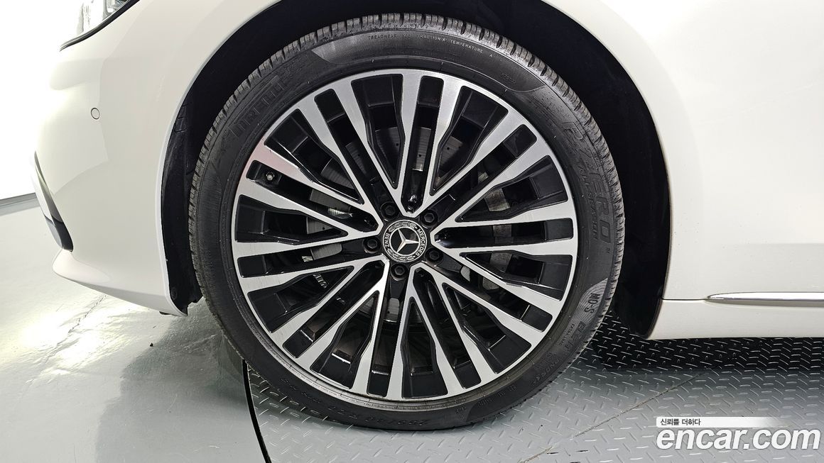 Mercedes-Benz S-Class 2021