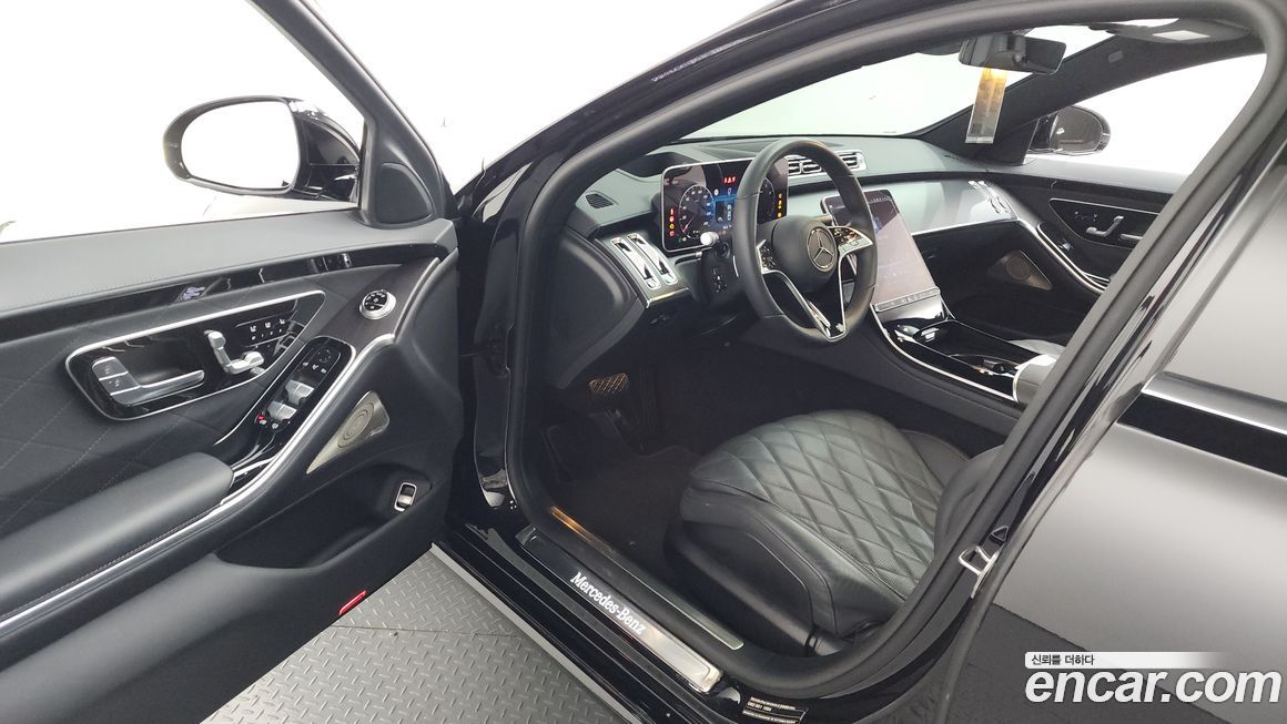 Mercedes-Benz S-Class 2023