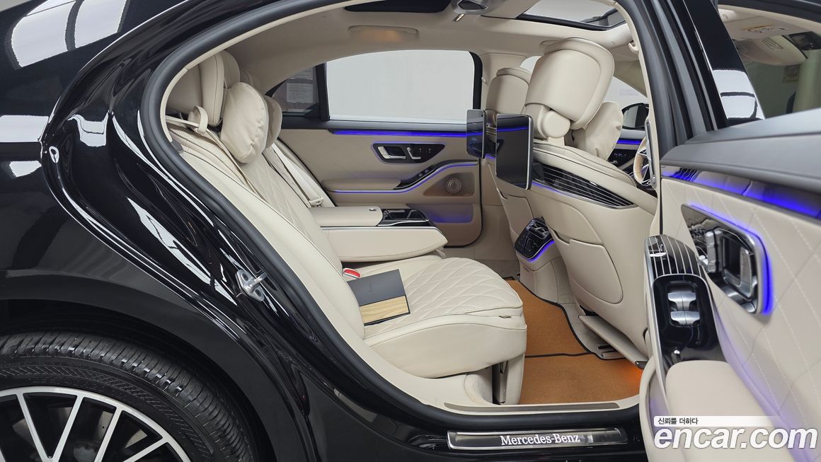 Mercedes-Benz S-Class 2023