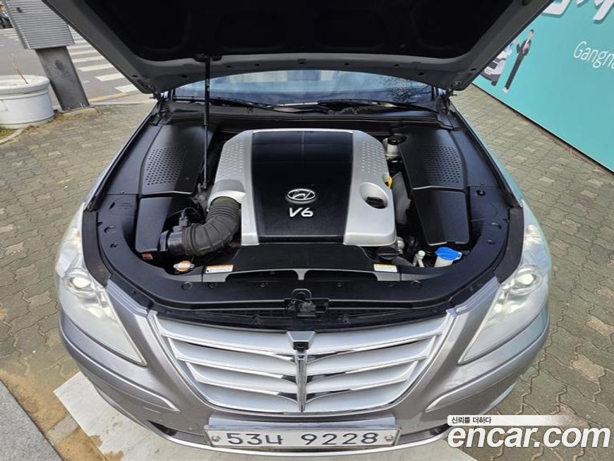 Hyundai Genesis 2010