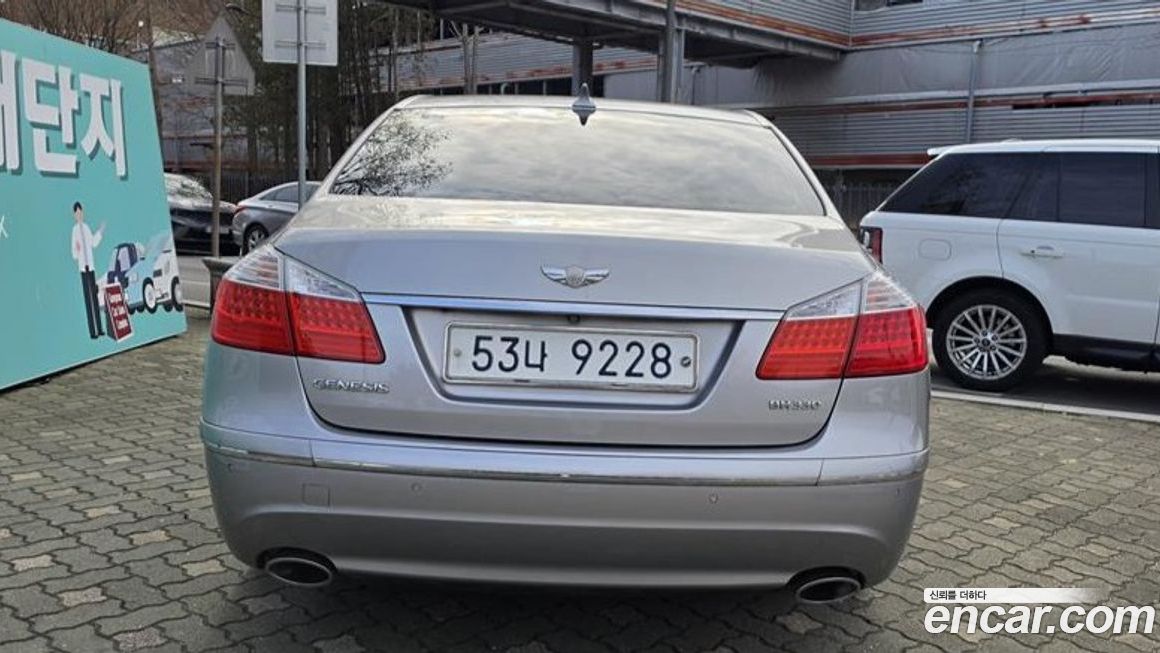 Hyundai Genesis 2010