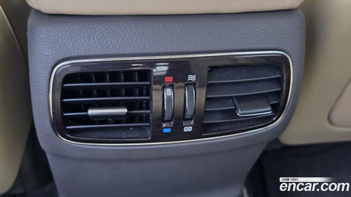 Hyundai Genesis 2010