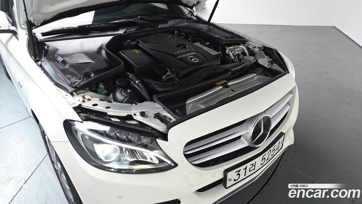 Mercedes-Benz C-Class 2018