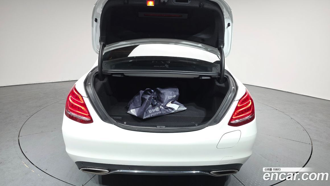 Mercedes-Benz C-Class 2018