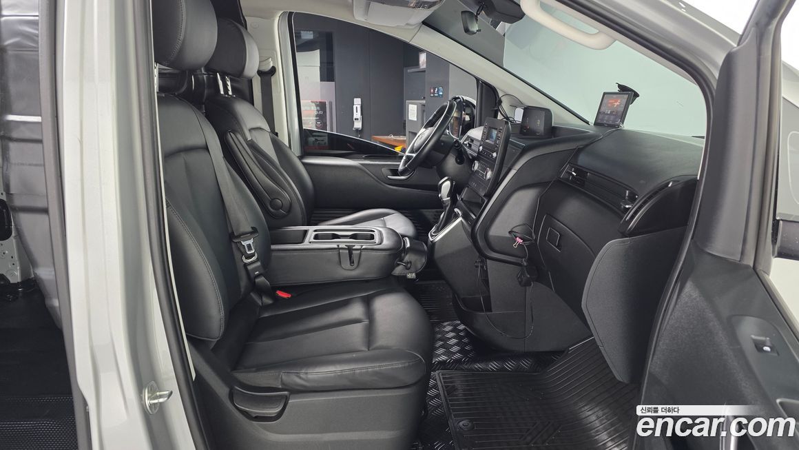 Hyundai Staria 2023