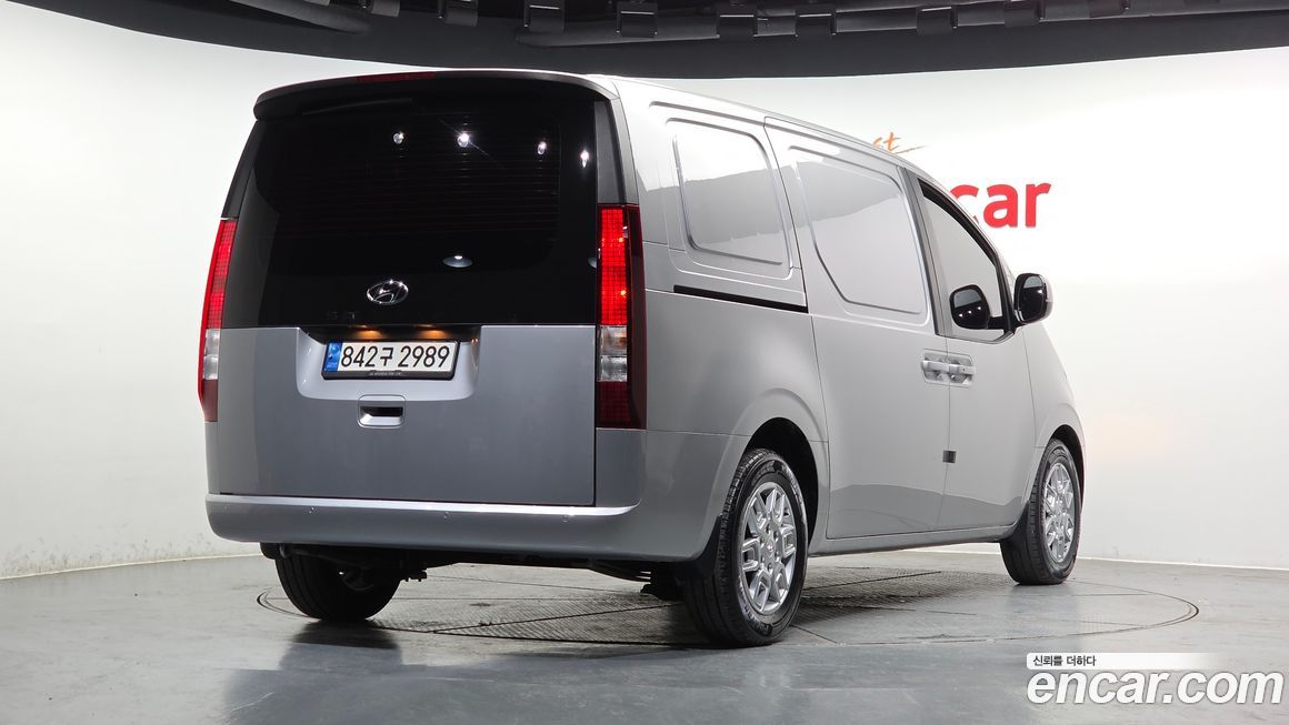 Hyundai Staria 2023