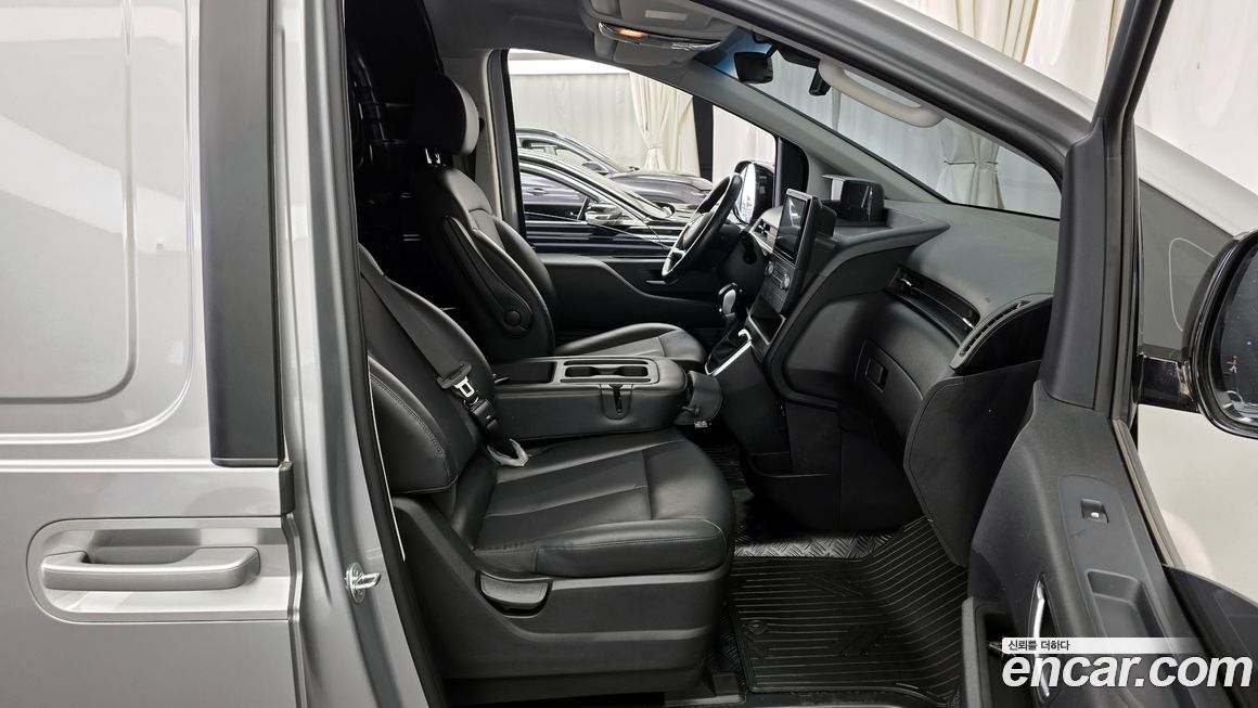 Hyundai Staria 2022
