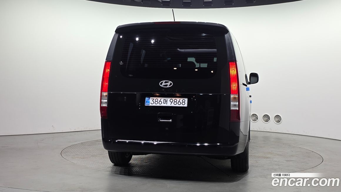 Hyundai Staria 2025