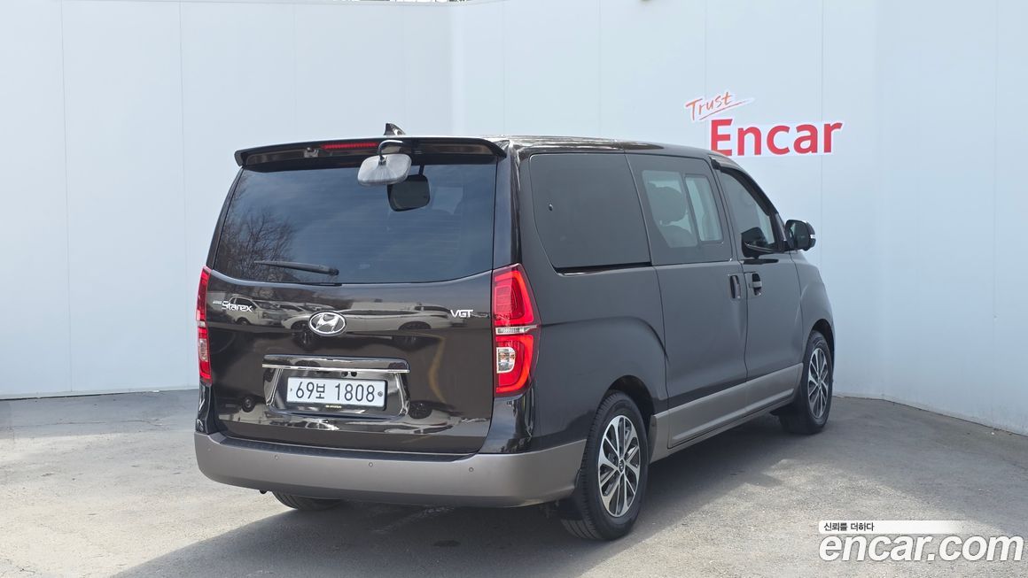 Hyundai Starex 2019
