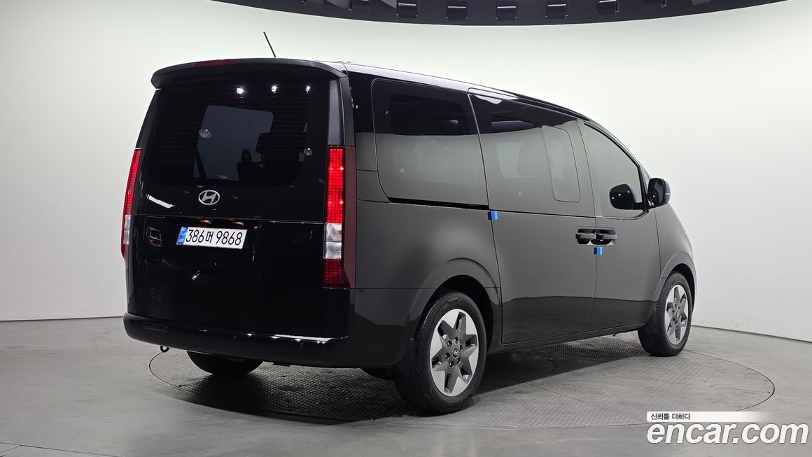 Hyundai Staria 2025
