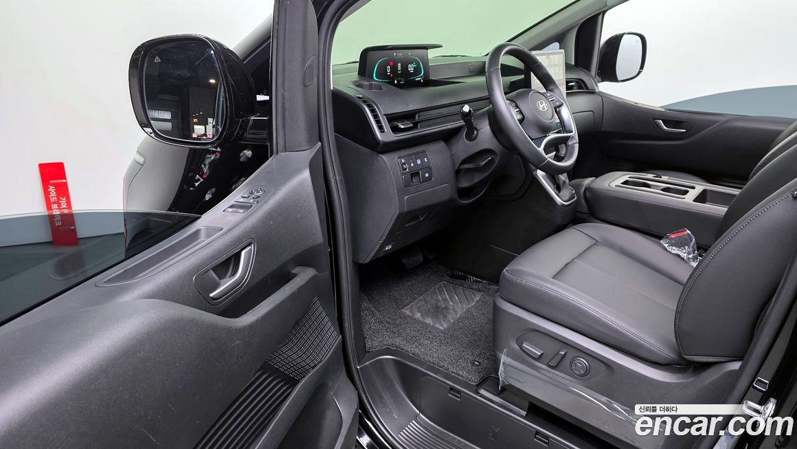 Hyundai Staria 2025