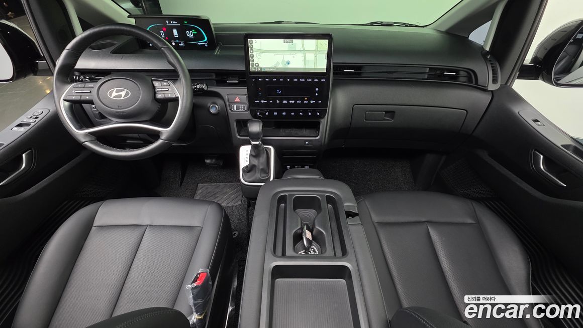Hyundai Staria 2025