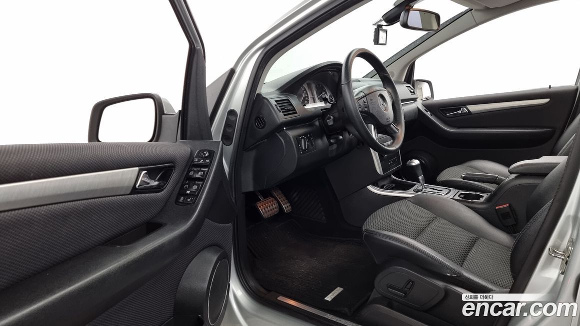 Mercedes-Benz B-Class 2011