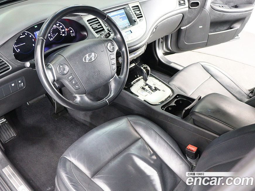 Hyundai Genesis 2013