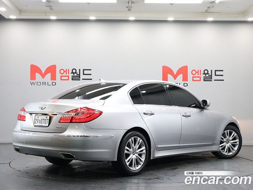 Hyundai Genesis 2013